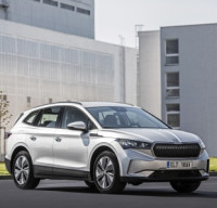 Spotřebitelé při nákupu nových osobních vozů podléhají kouzlu operativního leasingu